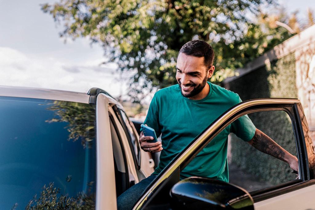 Navigating Foreign Roads Safely With the Right Rental Choice