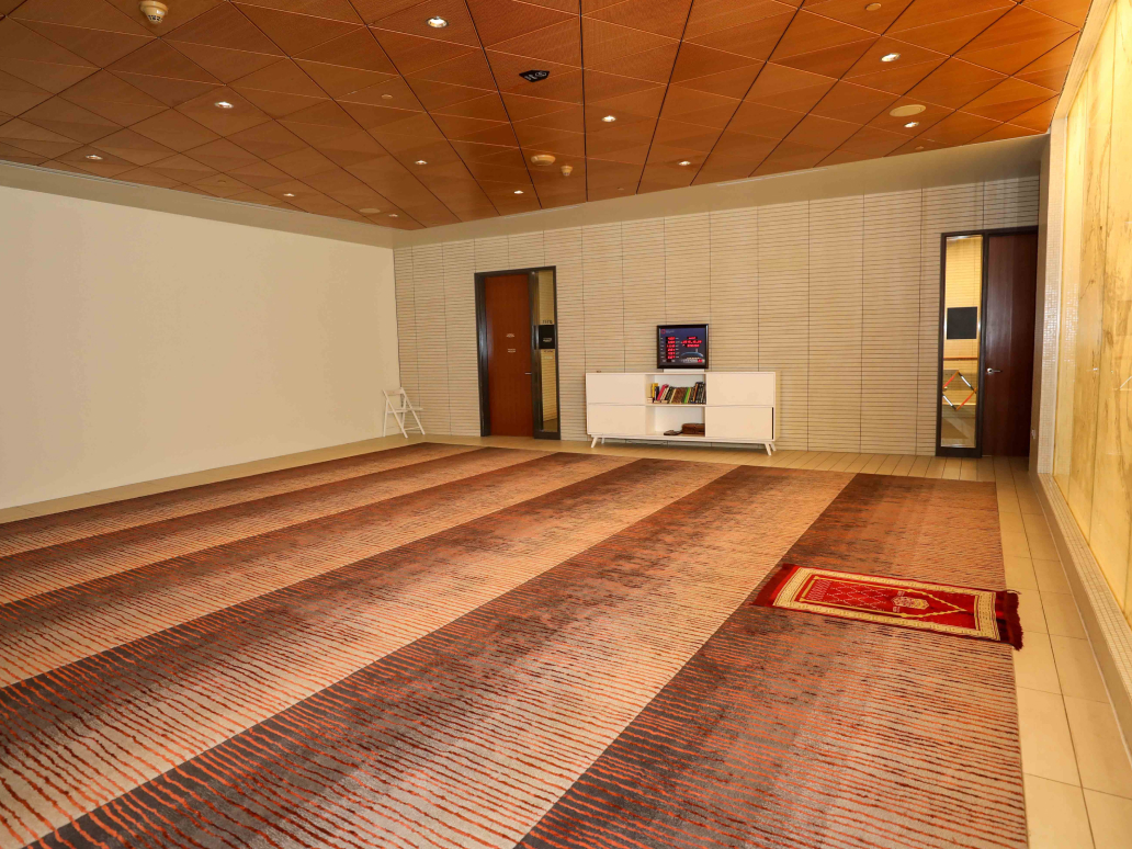 Airports That Offer Dedicated Prayer Rooms & Ramadan Services for Travelers